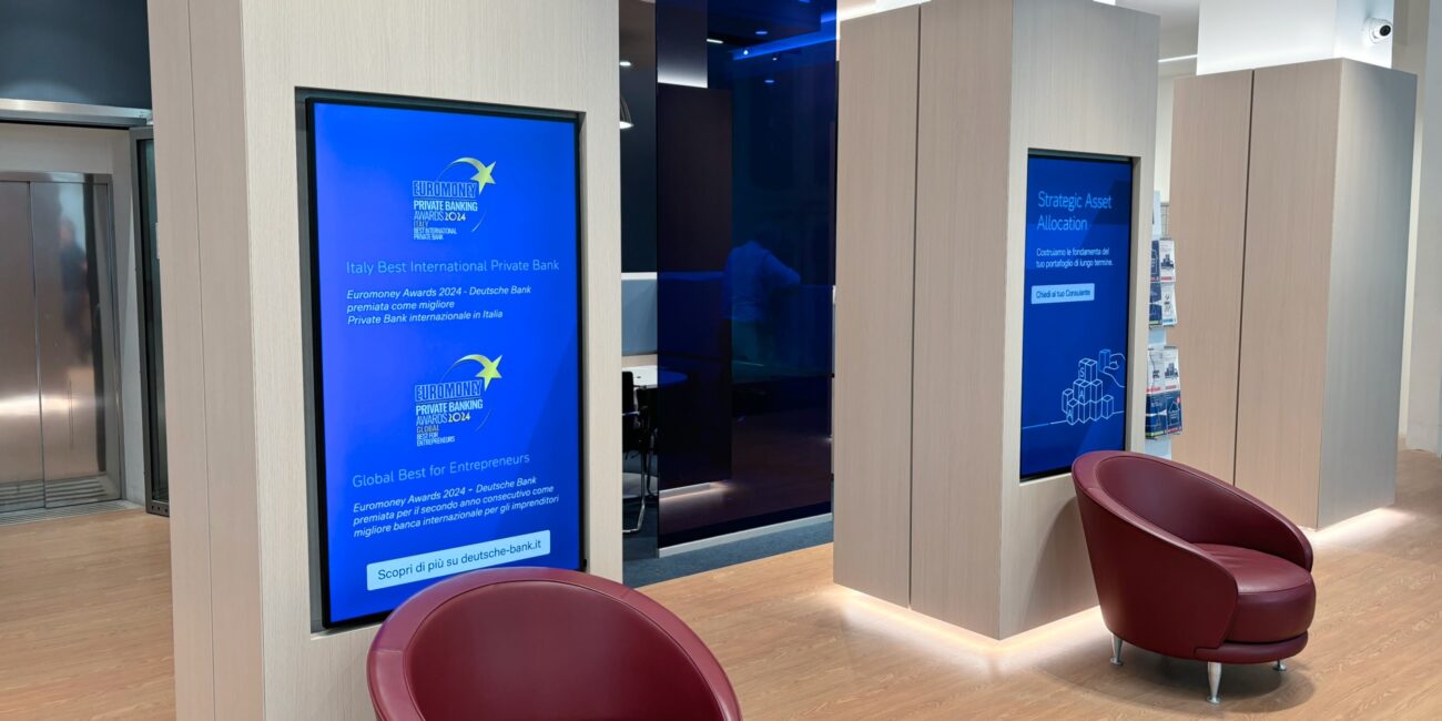 Deutsche Bank — schermi verticali in filiale